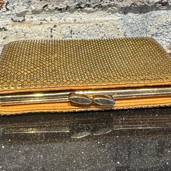 Vintage Gold Mesh Wallet - Picture 7 of 12